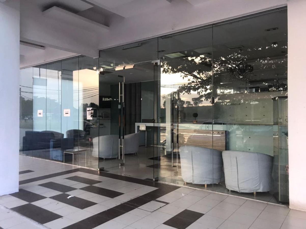 פורט דיקסון Coastline Hotel מראה חיצוני תמונה