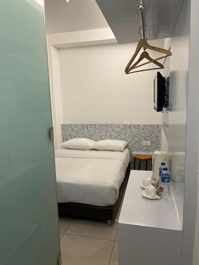 פורט דיקסון Coastline Hotel מראה חיצוני תמונה