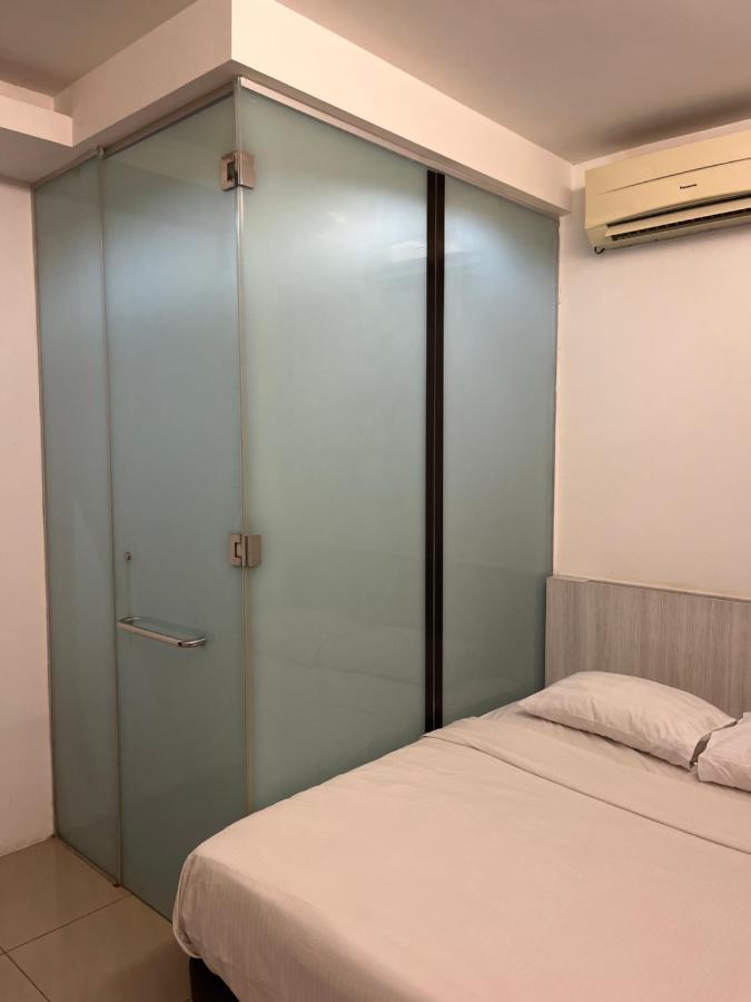 פורט דיקסון Coastline Hotel מראה חיצוני תמונה