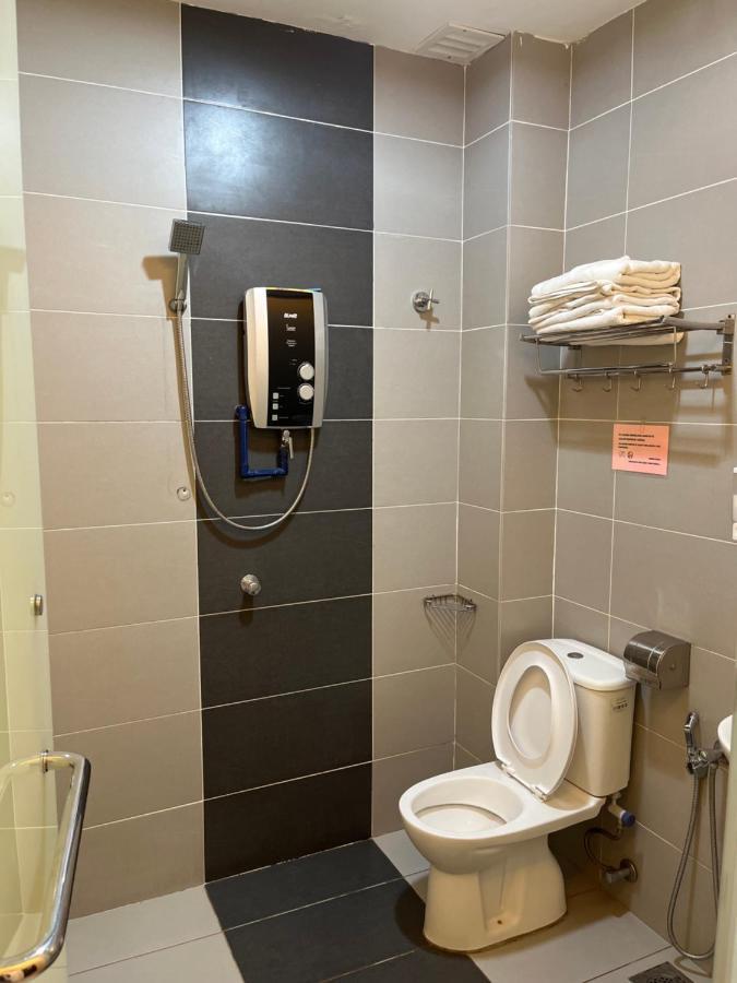פורט דיקסון Coastline Hotel מראה חיצוני תמונה