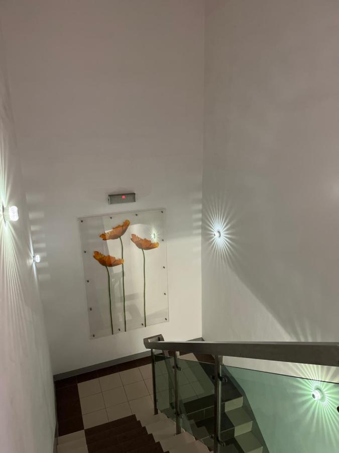 פורט דיקסון Coastline Hotel מראה חיצוני תמונה