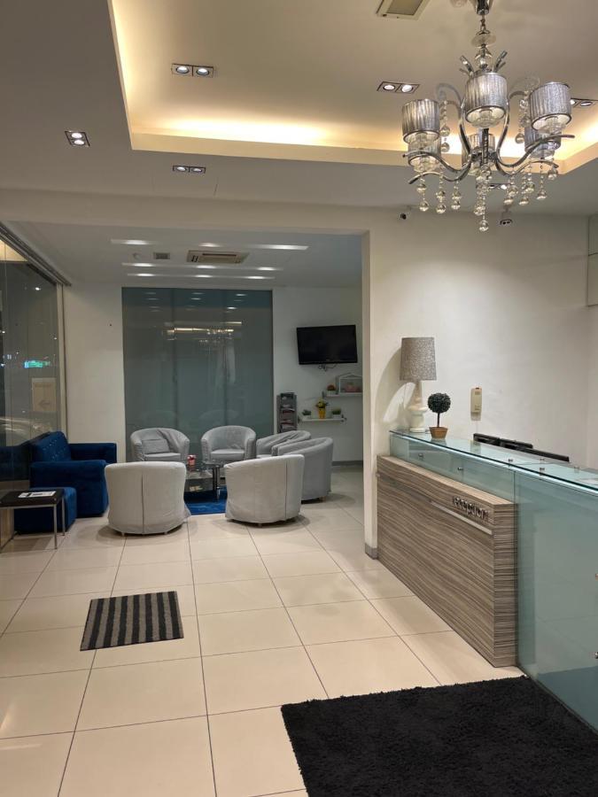 פורט דיקסון Coastline Hotel מראה חיצוני תמונה