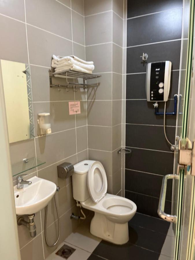 פורט דיקסון Coastline Hotel מראה חיצוני תמונה